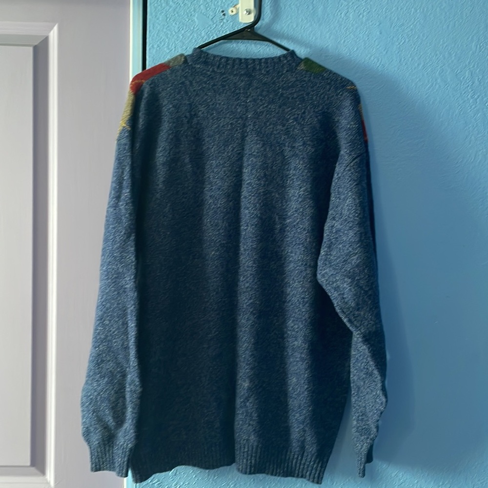 Sweater - Picture 3 of 3